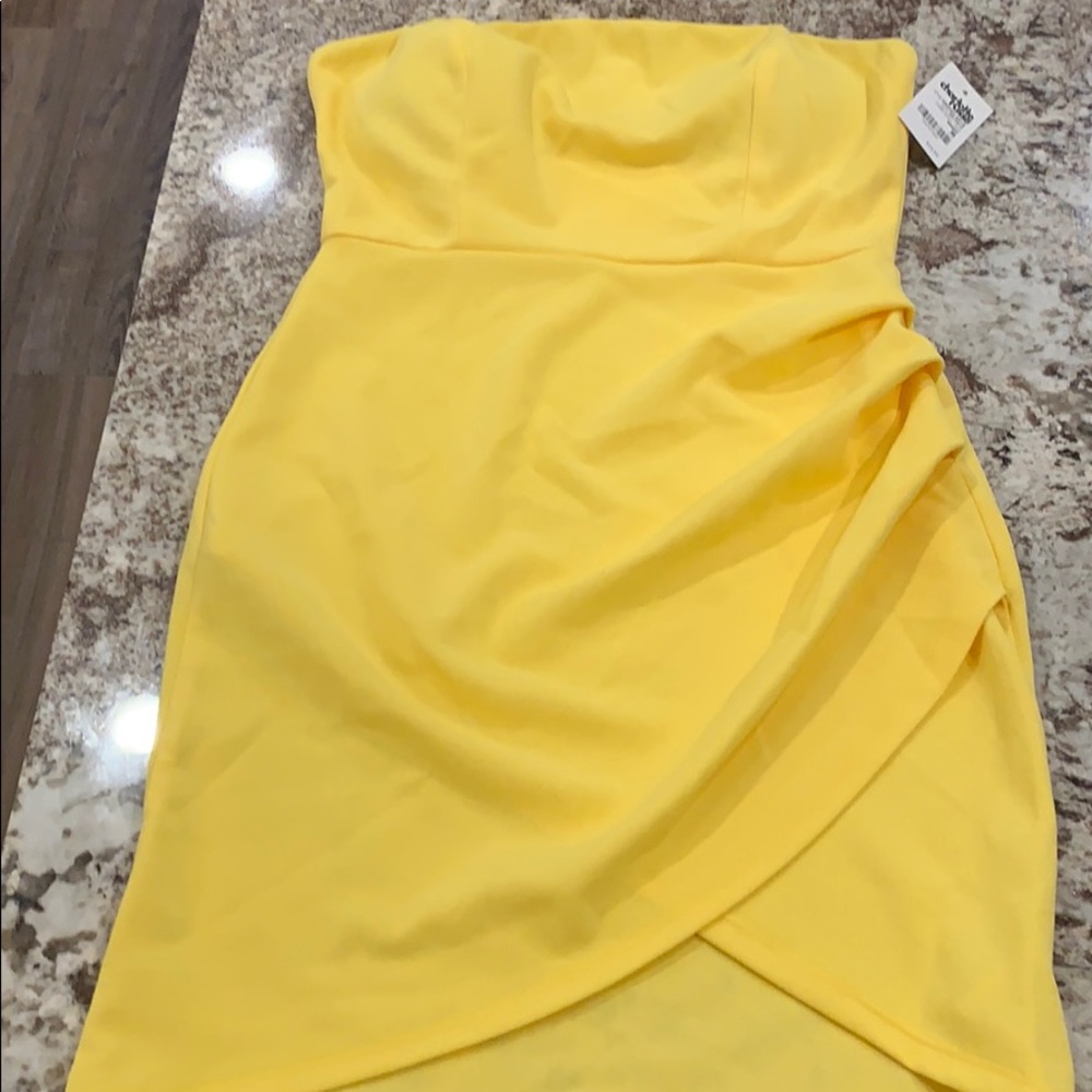 New Strapless yellow mini dress